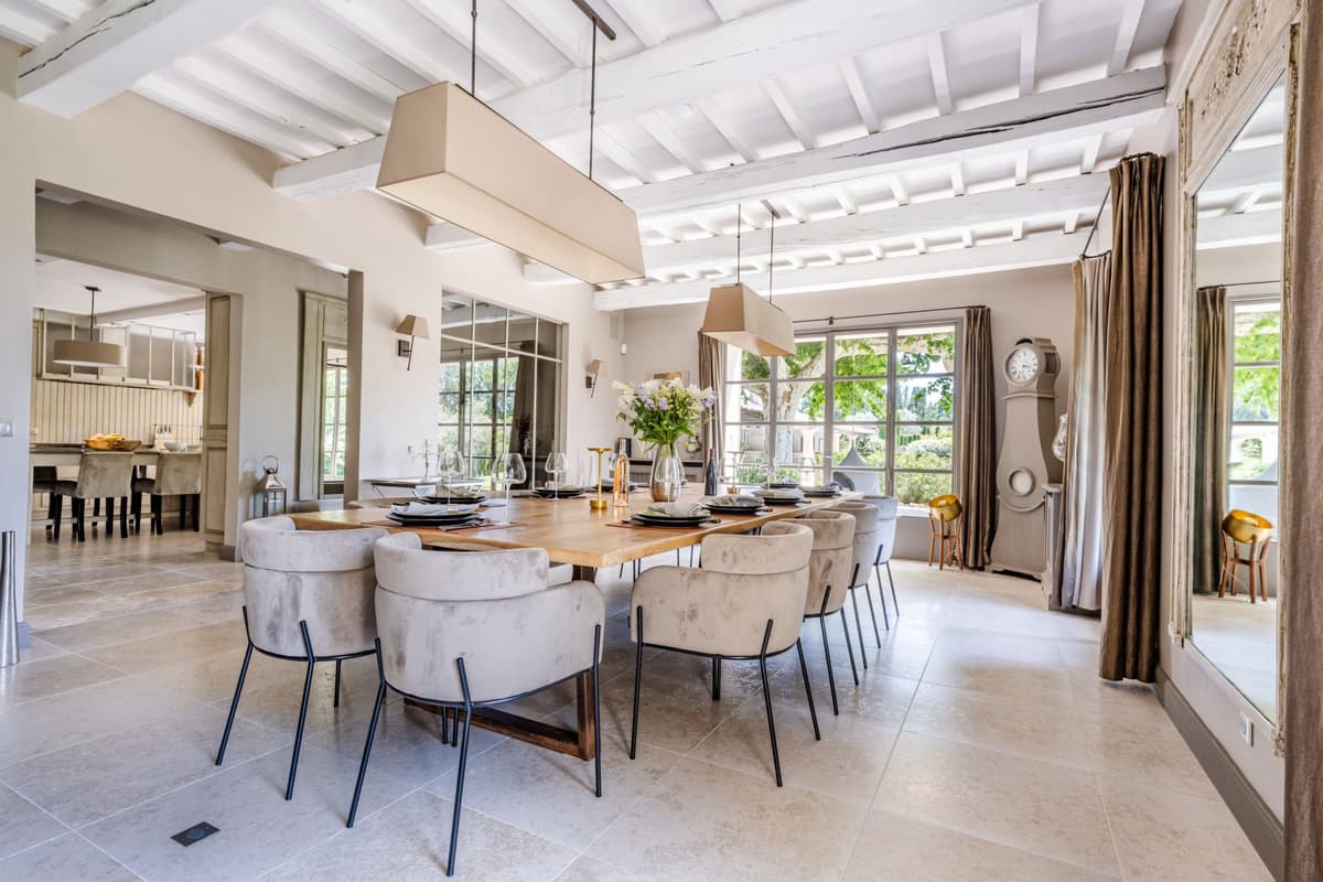 Villa Mas d Eyragues — luxury villa photo 47