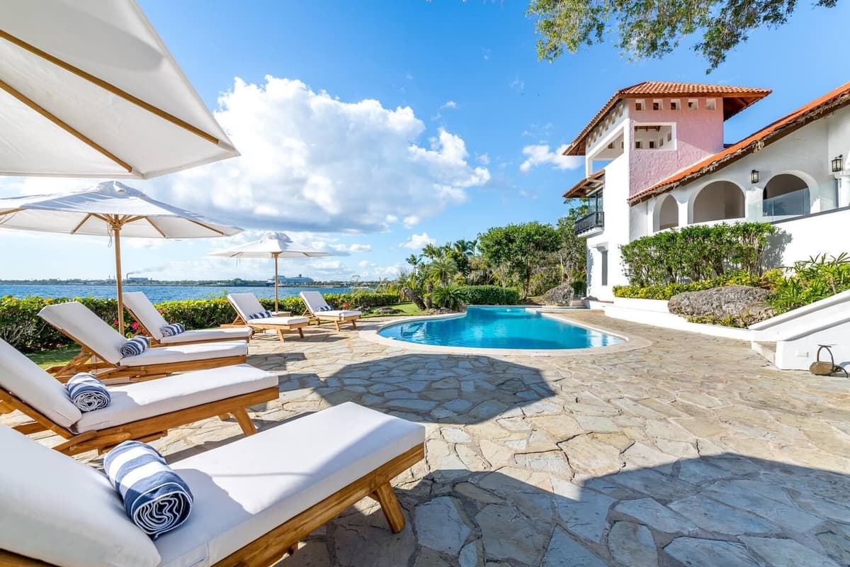 Villa Yla — luxury villa photo 3