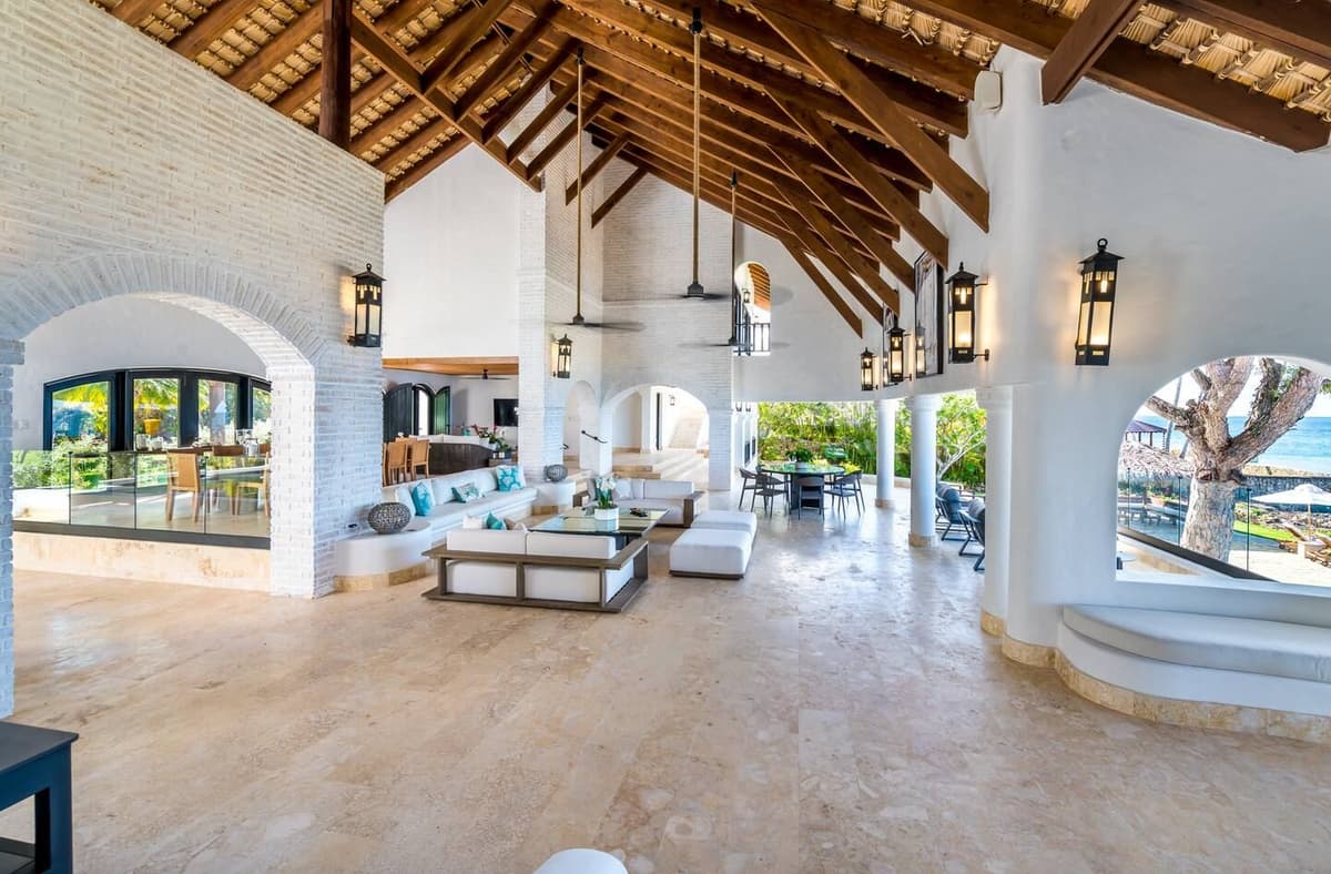 Villa Yla — luxury villa photo 2