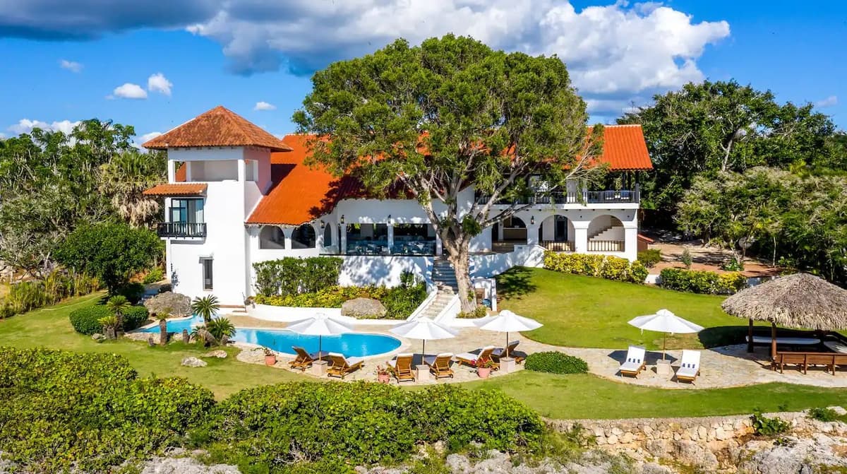 Villa Yla — luxury villa photo 1