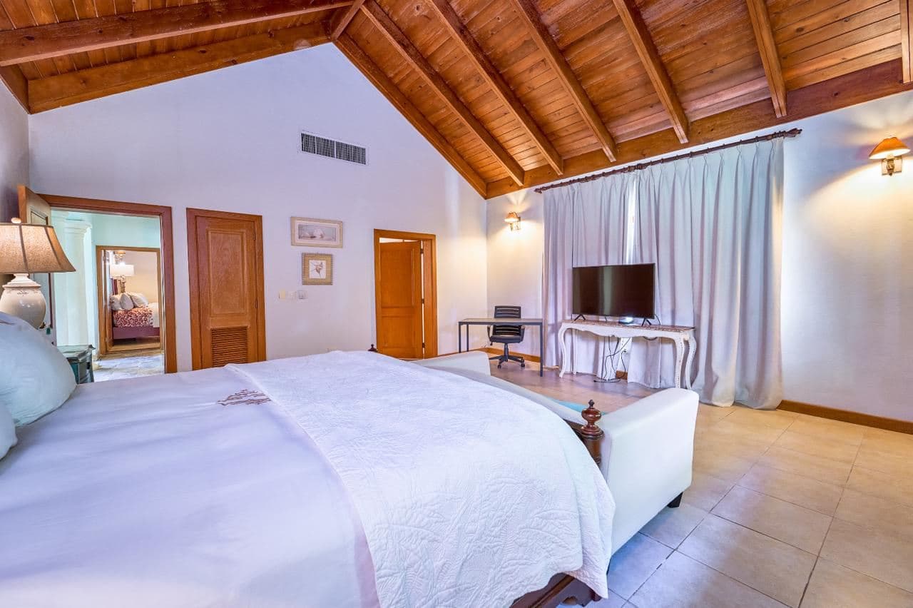 Villa Hendi — luxury villa photo 2