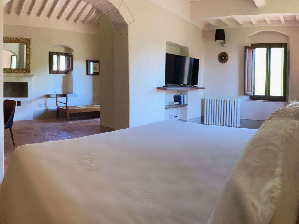 Villa Larciano — luxury villa photo 25