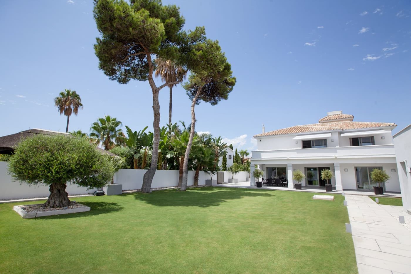 Villa Pop — luxury villa photo 1