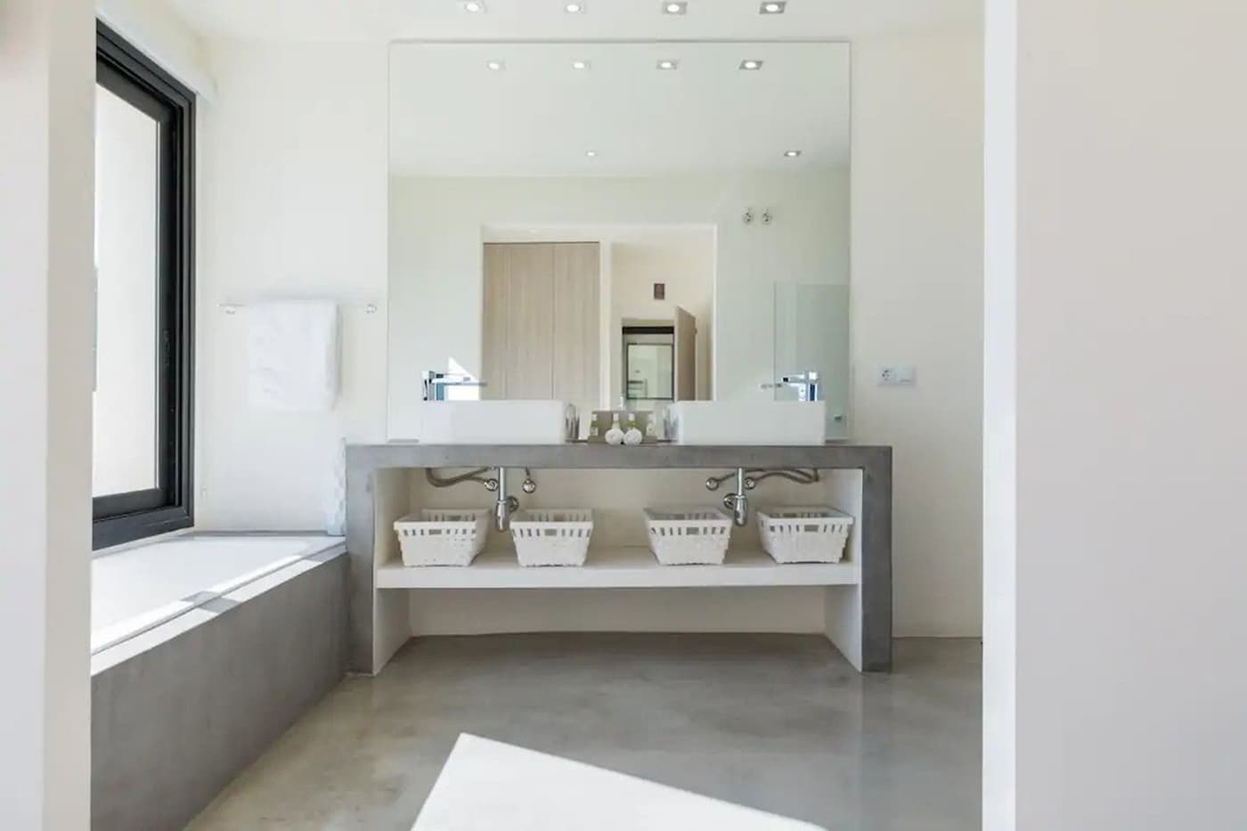 Villa Laha — luxury villa photo 22