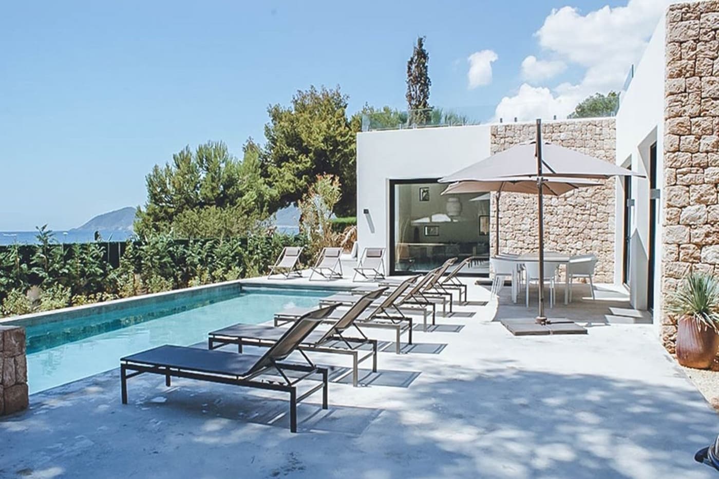 Villa Laha — luxury villa photo 1