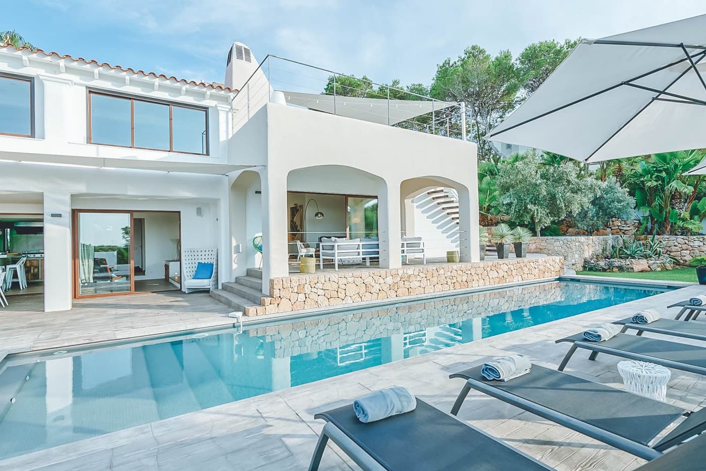 Villa Loe — luxury villa photo 1