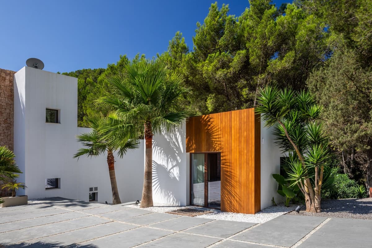 Villa Aza — luxury villa photo 1