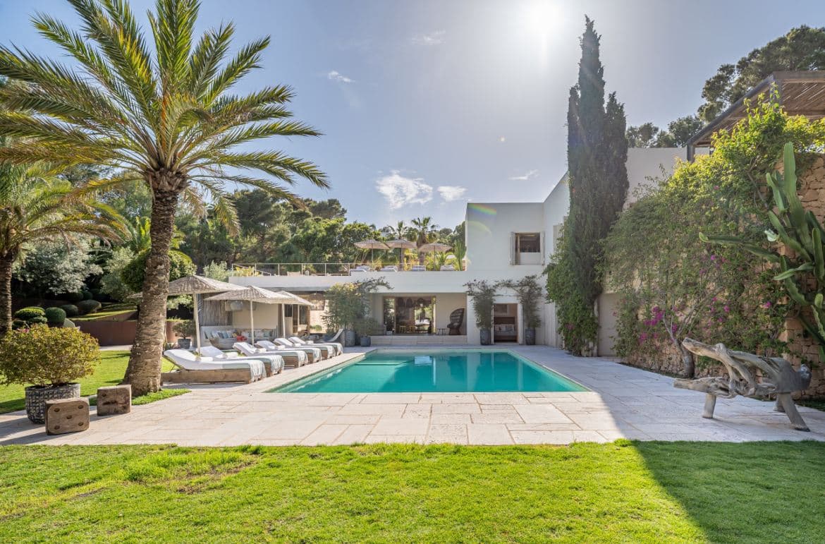 Villa Nife — luxury villa photo 2
