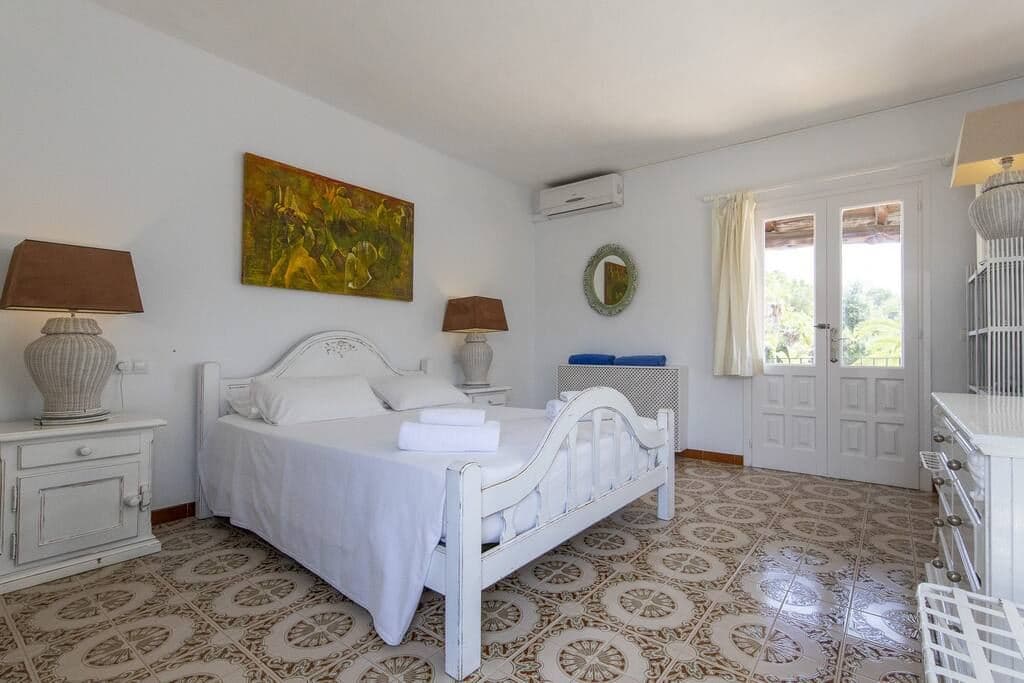Villa Ola — luxury villa photo 53