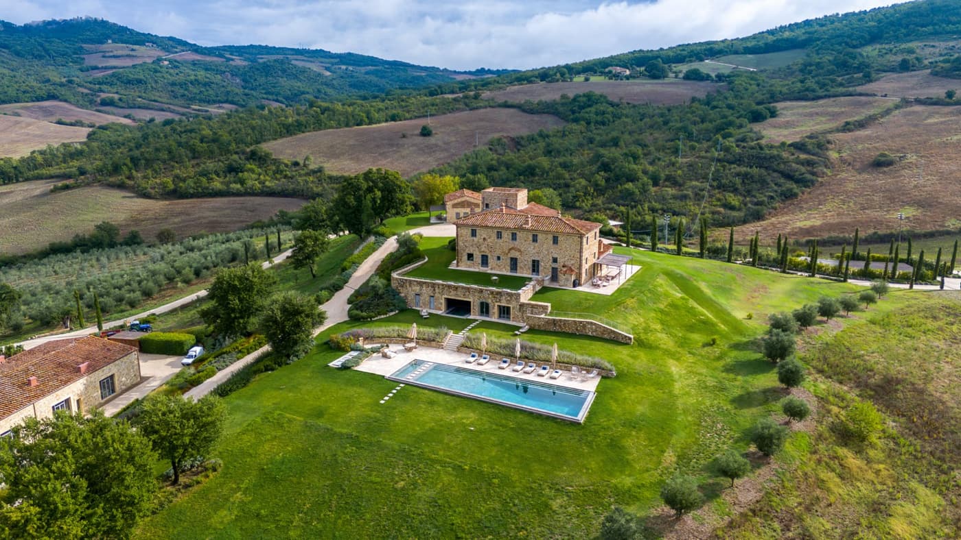 Noam Radicondoli — luxury villa photo 3