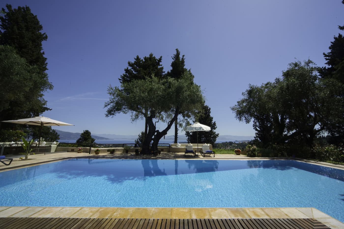Skyline & Ionica Estate — luxury villa photo 94