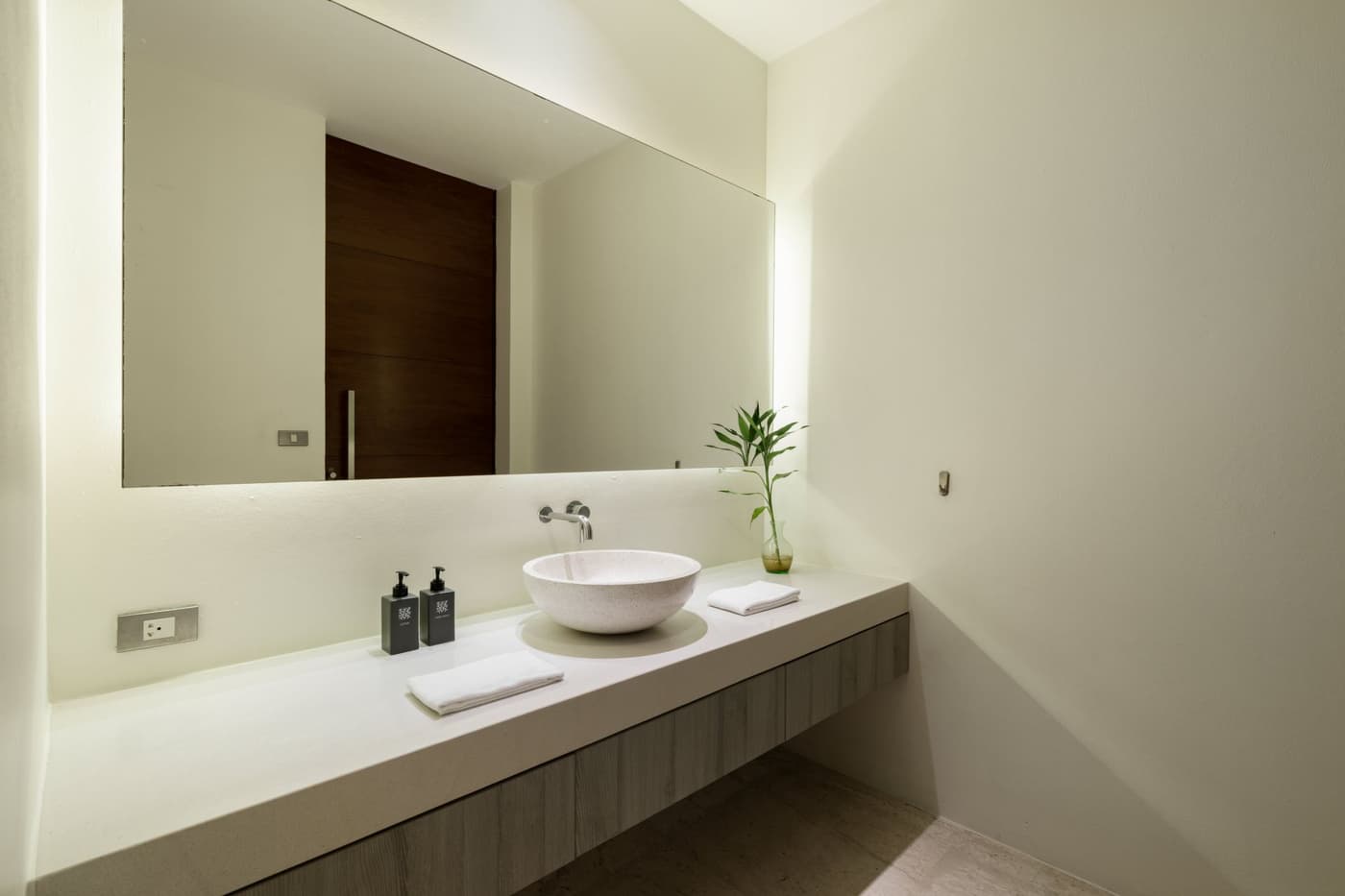 Samujana Villa 4 — luxury villa photo 2