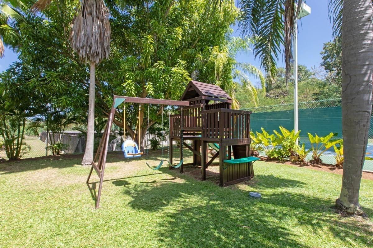 Battaleys Mews 17 — luxury villa photo 25