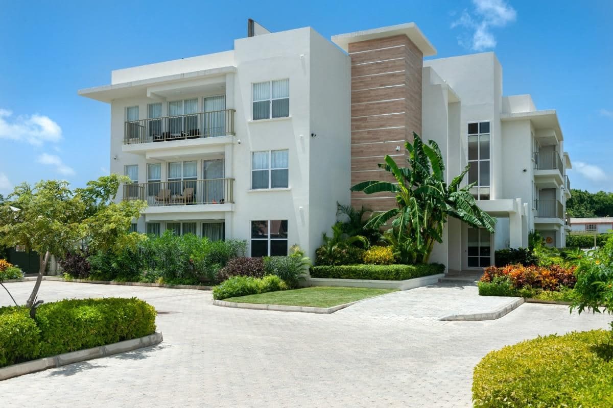 Coral Beach 105, Road View, — luxury villa photo 3
