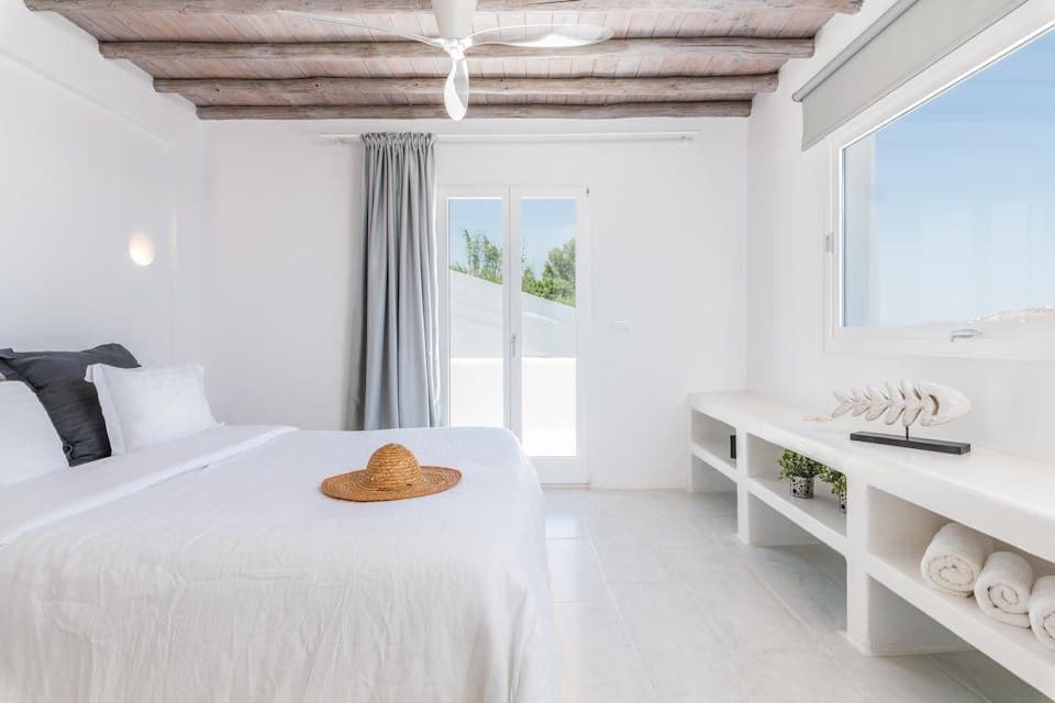 Psarou Villa — luxury villa photo 2