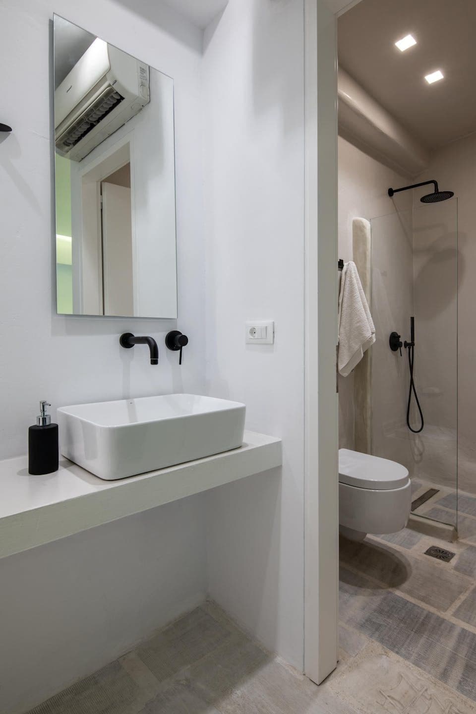 Psarou Villa — luxury villa photo 34