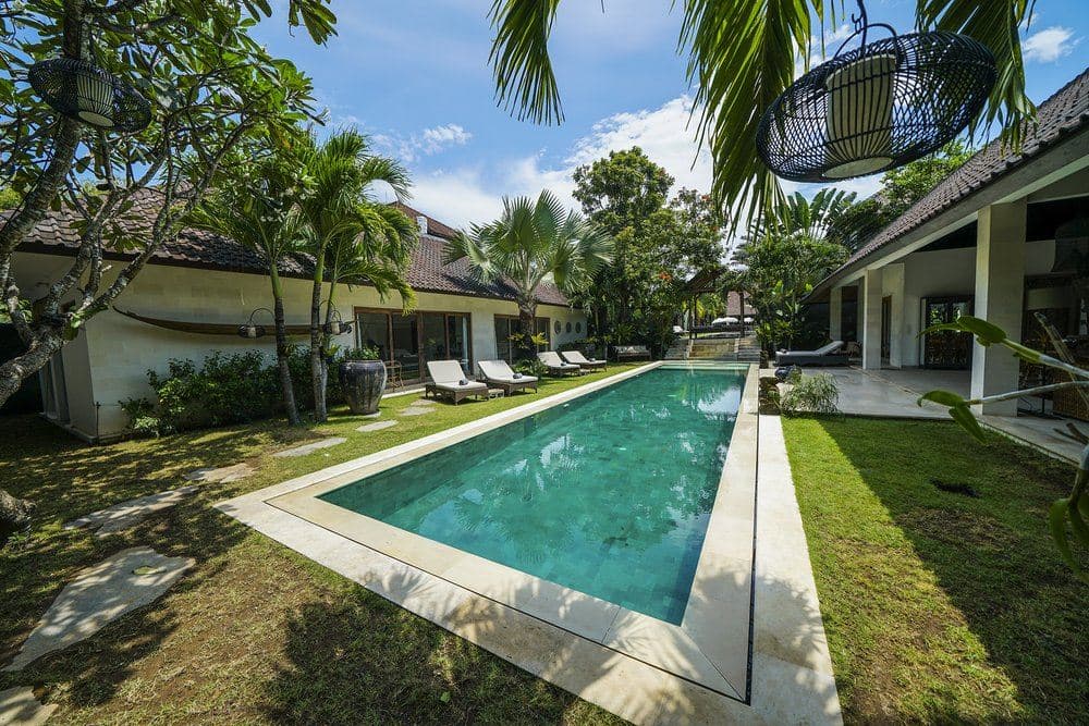Villa Nyoman — luxury villa photo 32