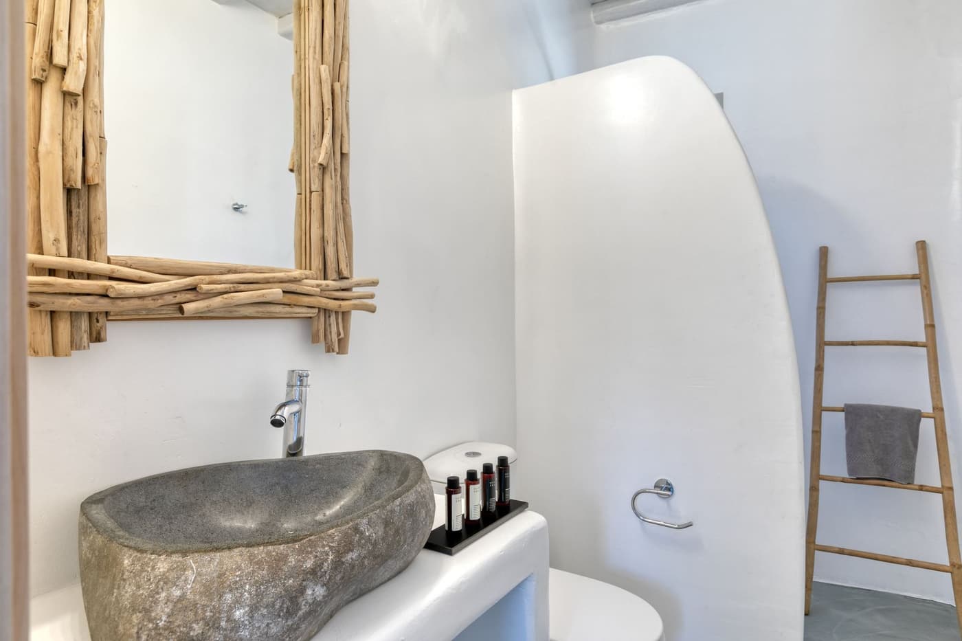 DELUX POOL VILLA — luxury villa photo 17