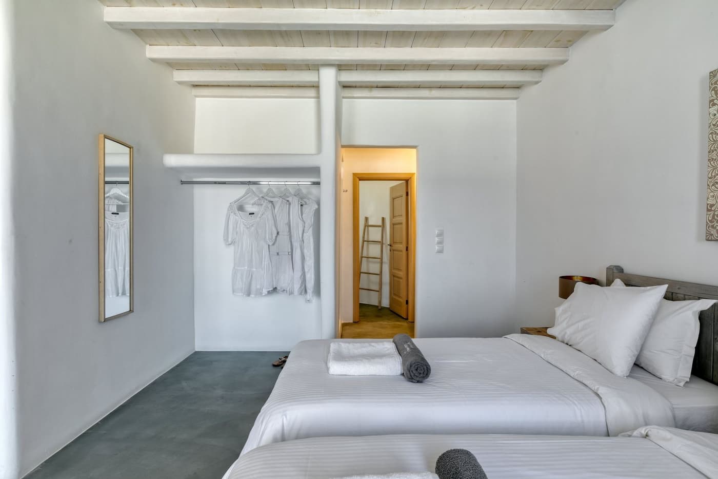 DELUX POOL VILLA — luxury villa photo 1