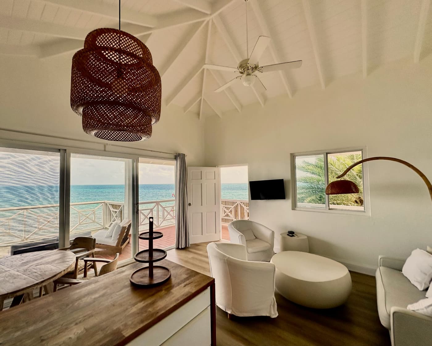 La Marea & Guest House — luxury villa photo 2
