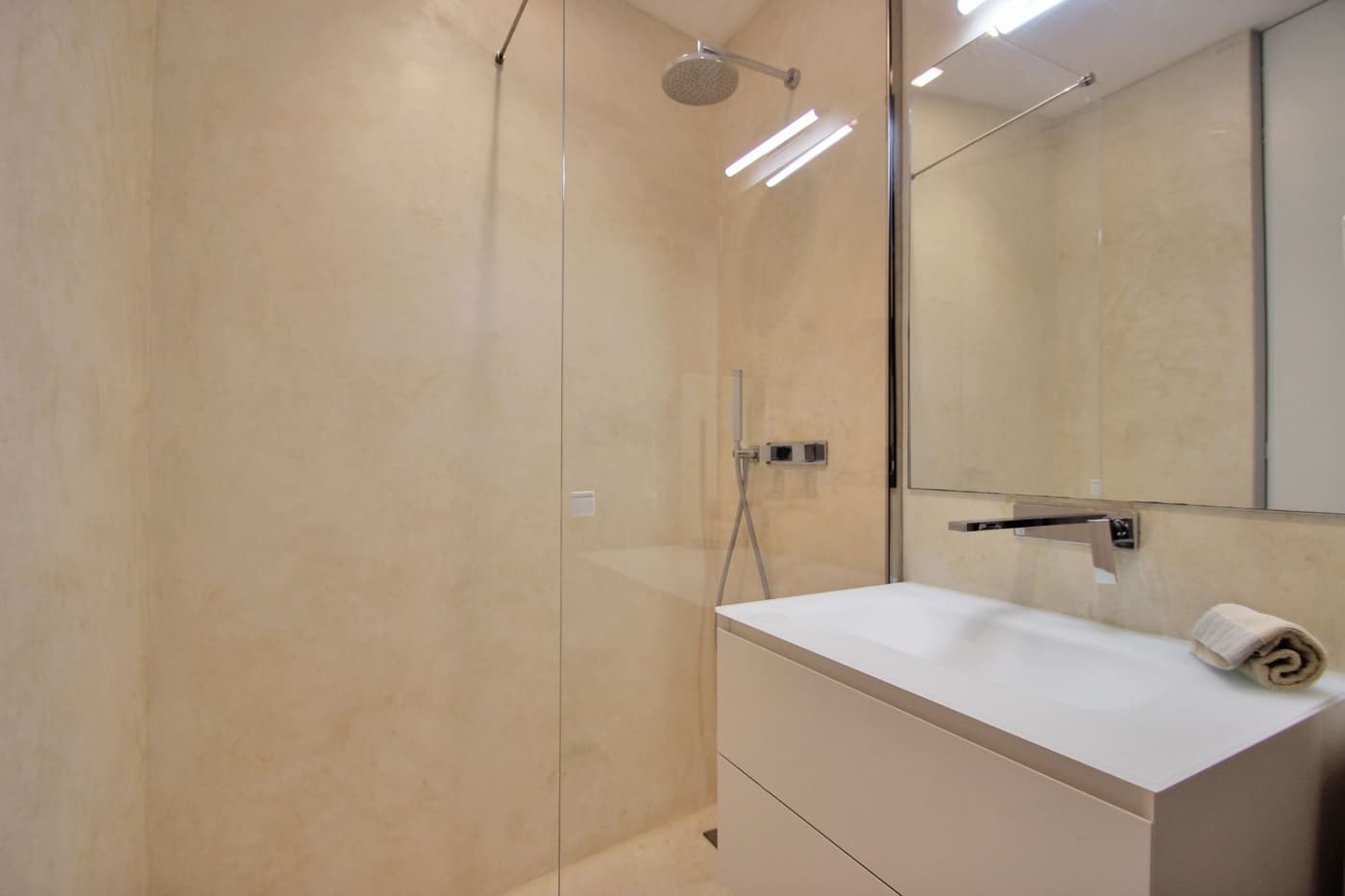 Villa Golden Eye — luxury villa photo 39