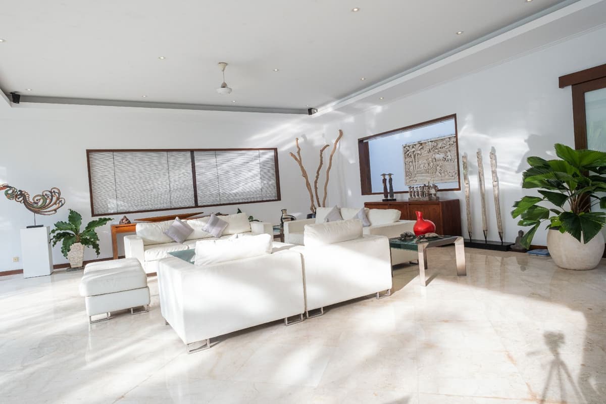 Villa Istana Putih — luxury villa photo 1