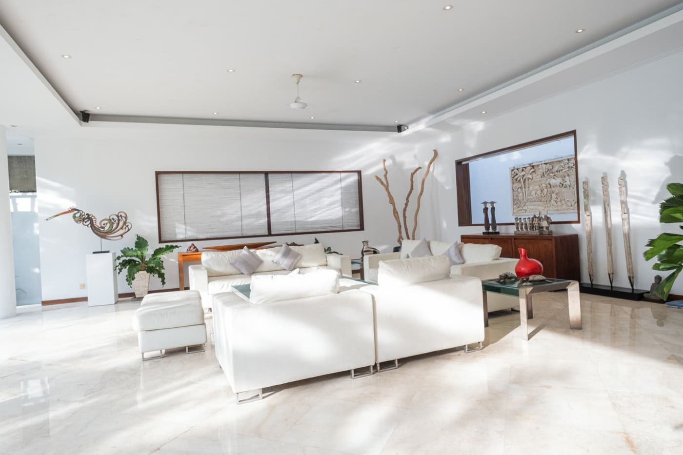 Villa Istana Putih — luxury villa photo 2