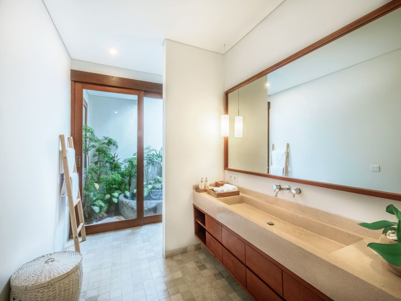 Bumbak Alamanda — luxury villa photo 2