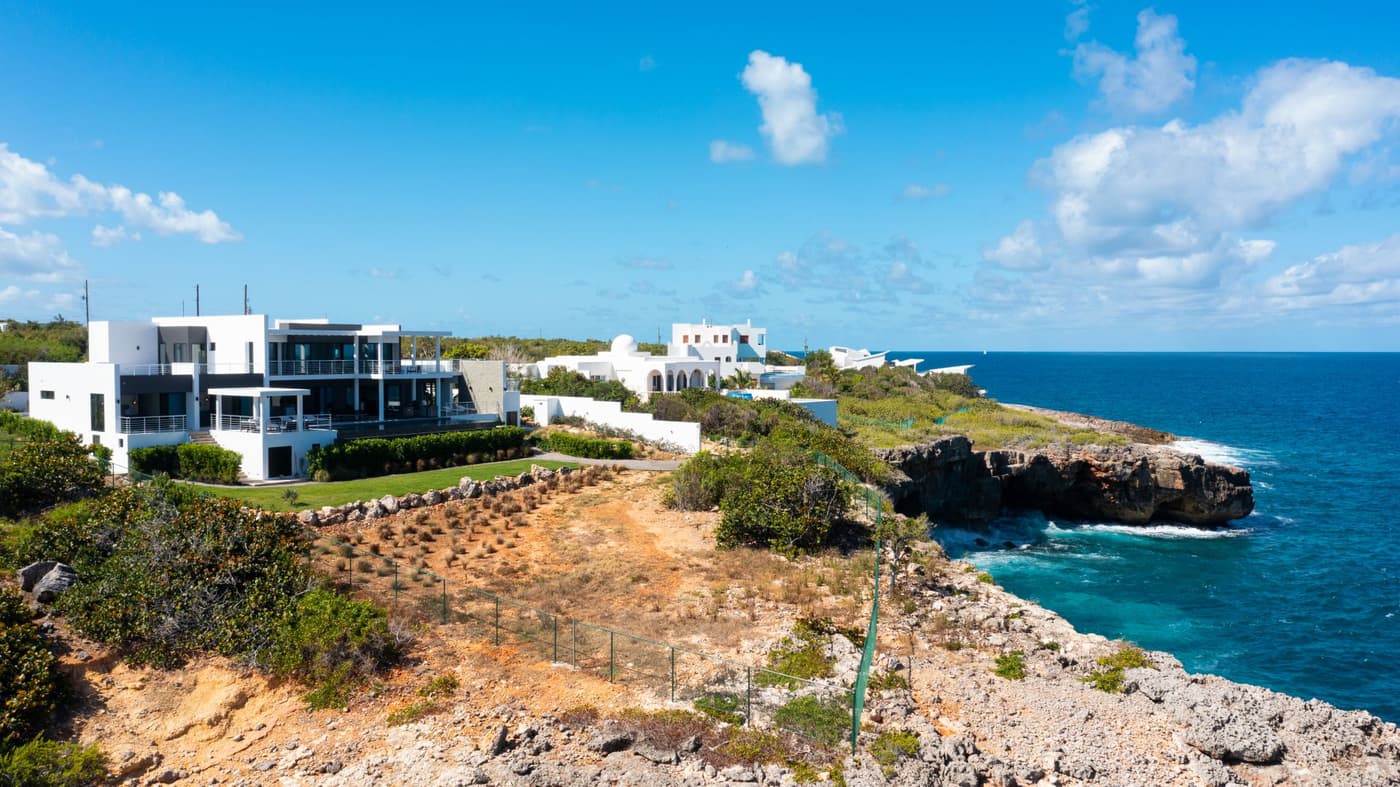 Villa Reve Noir — luxury villa photo 2