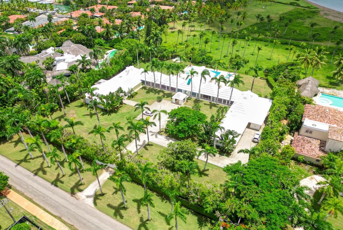 Villa Serenita — luxury villa photo 1