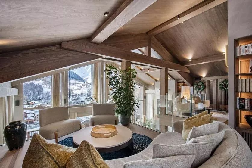 Chalet Escapade — luxury villa photo 2