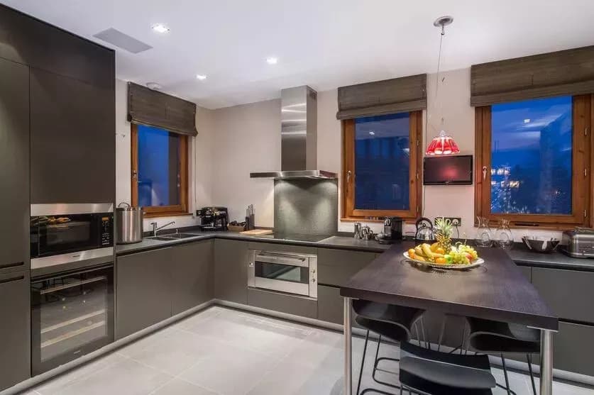 Chalet Overview — luxury villa photo 2