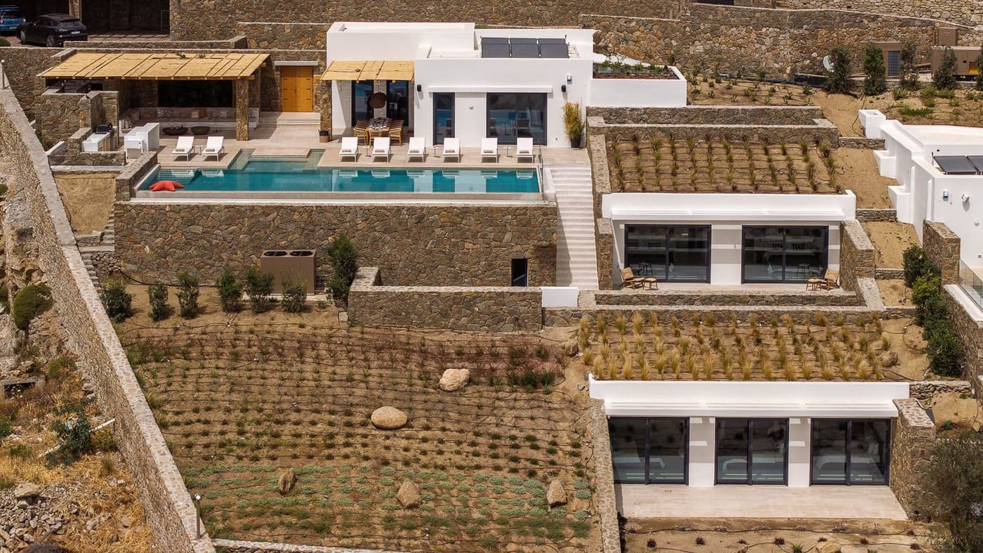 Horizon Breeze Villa — luxury villa photo 2