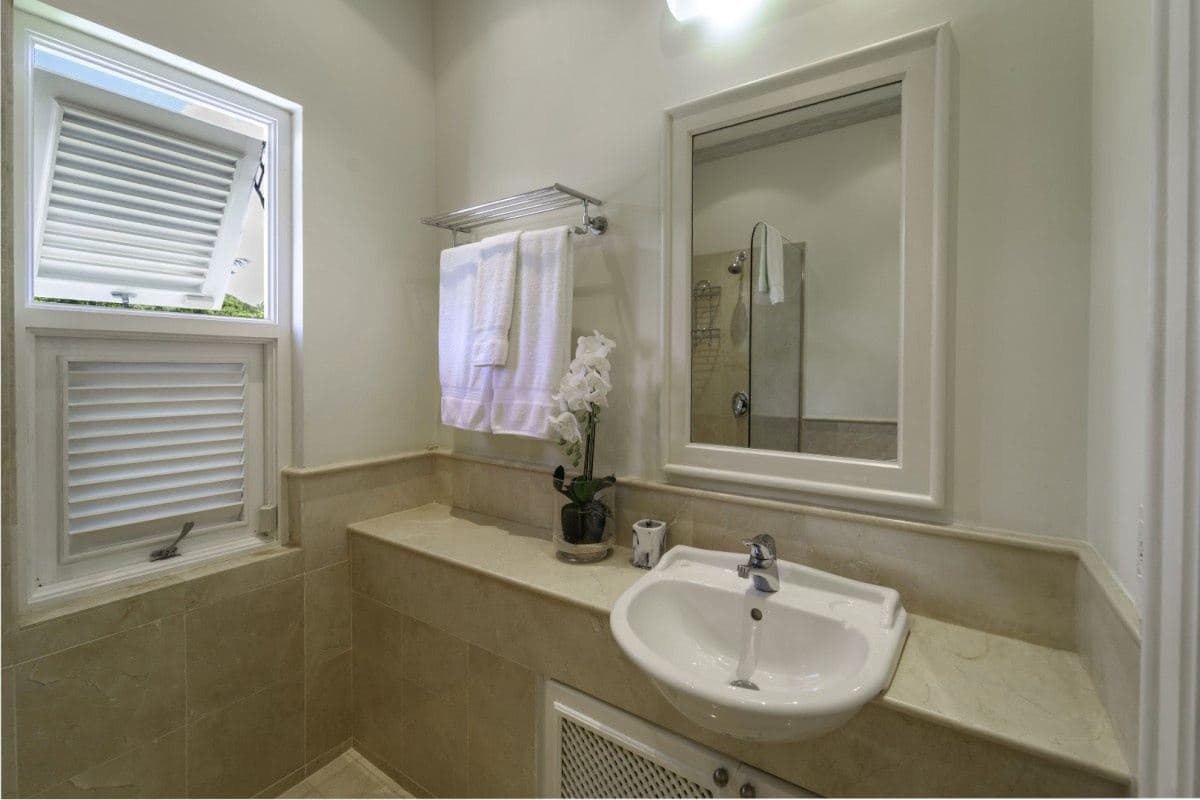 Blue Waters Villa — luxury villa photo 2