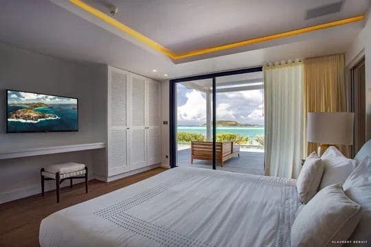 Aquablue Estate — luxury villa photo 1