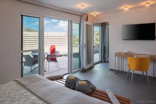 Astra Estate — luxury villa photo 31
