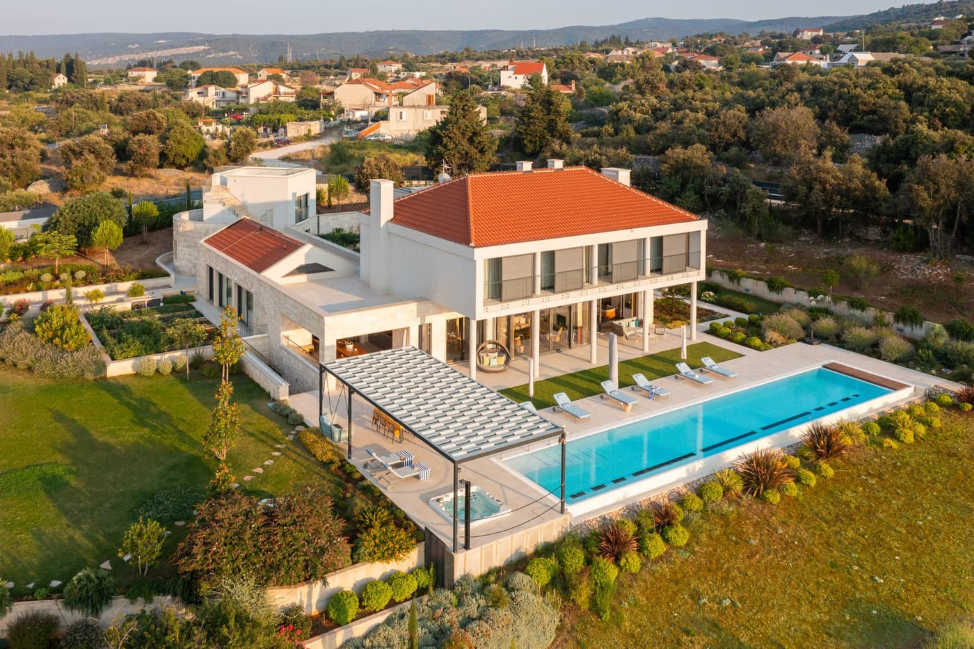 Tranquility Luxury Estate — luxury villa photo 3