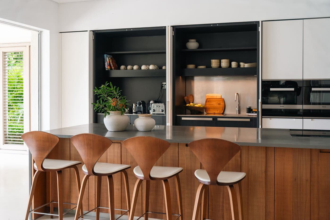 Godings Beach House — luxury villa photo 1