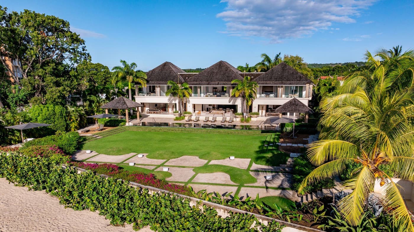 Godings Beach House — luxury villa photo 35