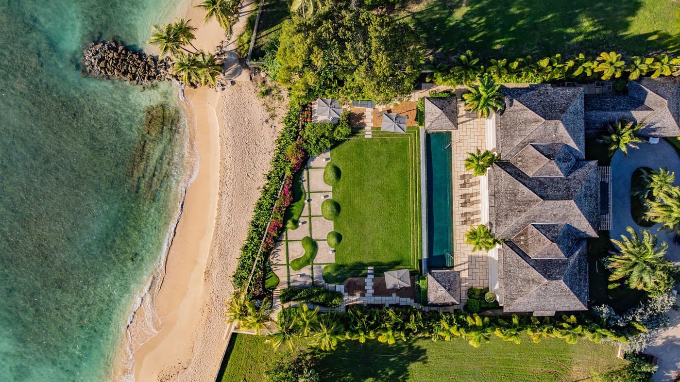 Godings Beach House — luxury villa photo 1