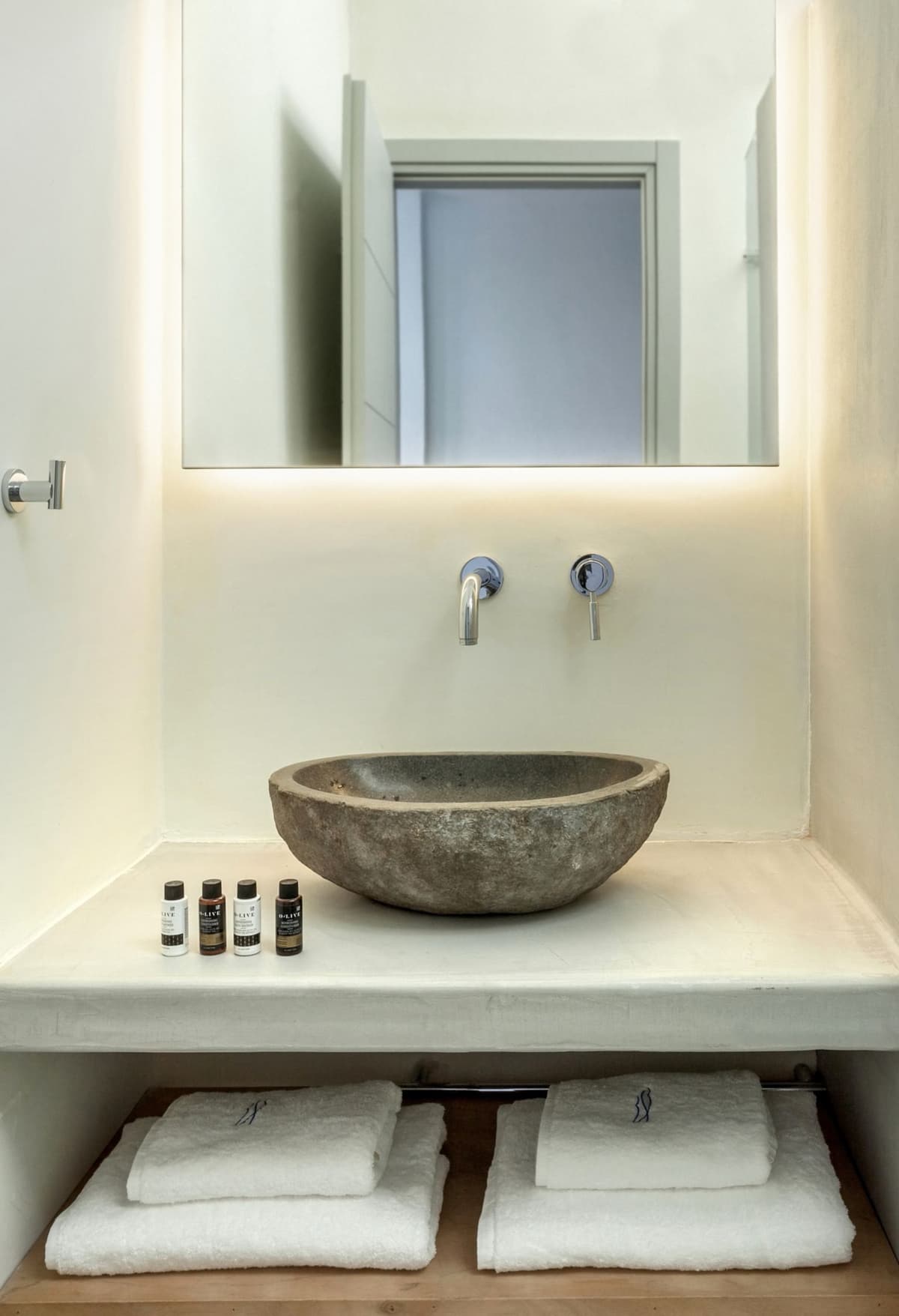 Roman Estate — luxury villa photo 2