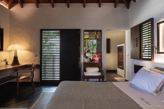 Swan Estate — luxury villa photo 3