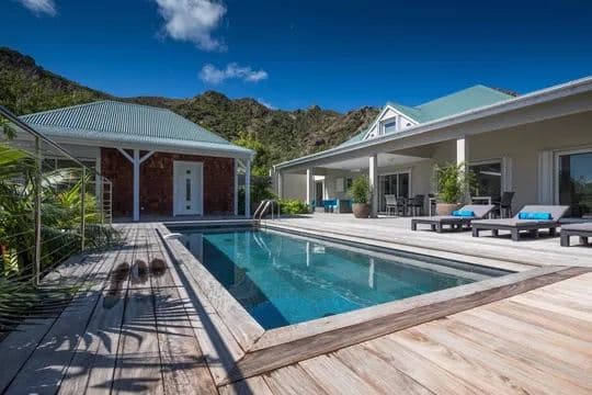 Wild Blue Estate — luxury villa photo 1