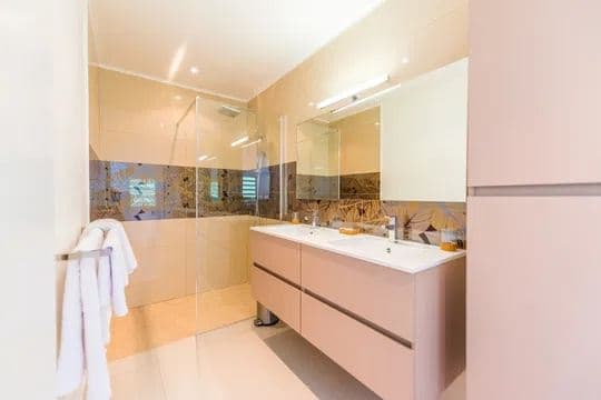 Villa Yellow Tail — luxury villa photo 1