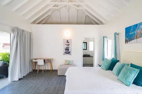 Wild Blue Estate — luxury villa photo 3