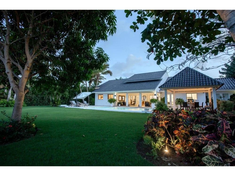 Arrecife 37 — luxury villa photo 1