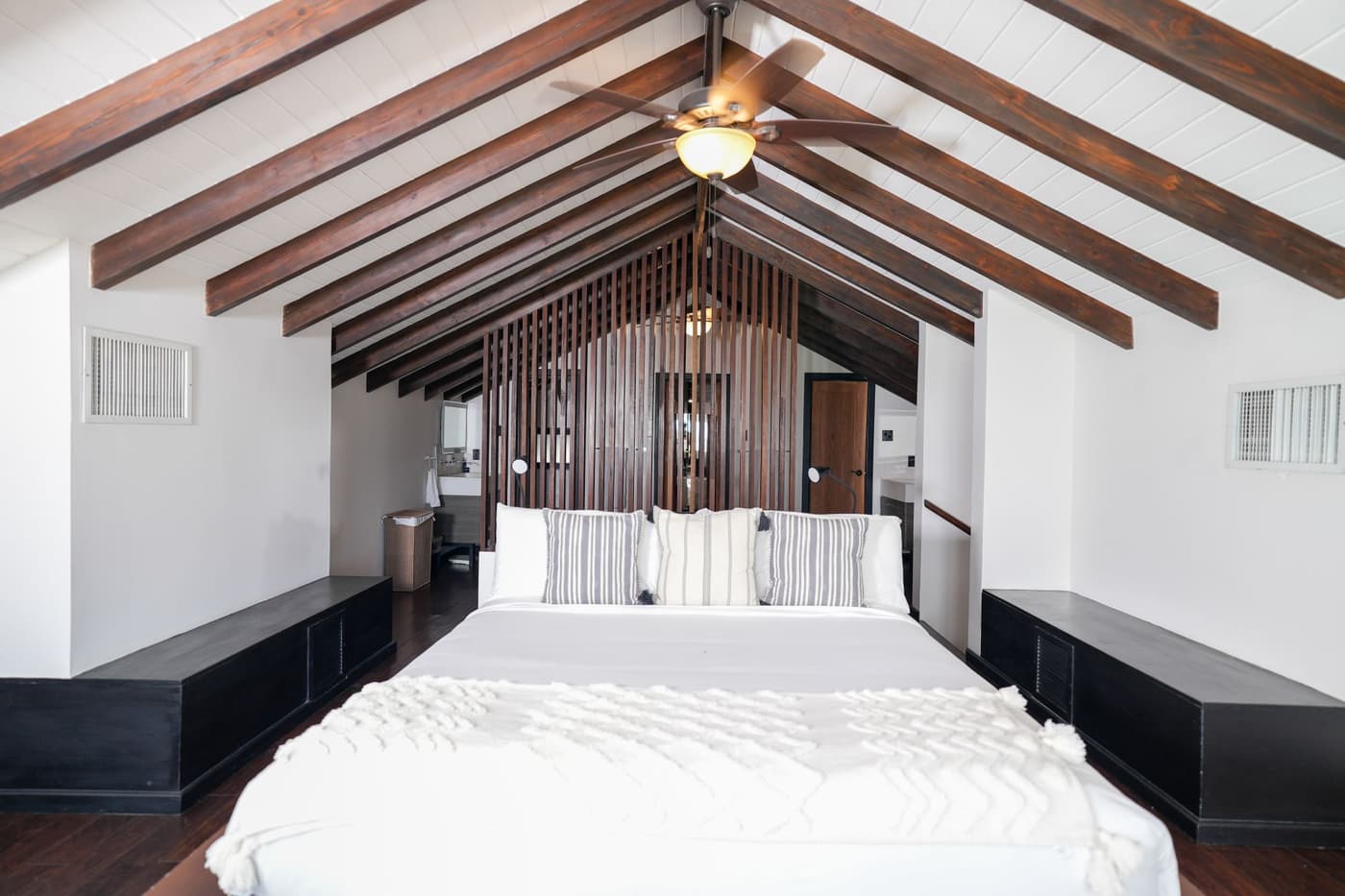 Beach House 3 — luxury villa photo 16