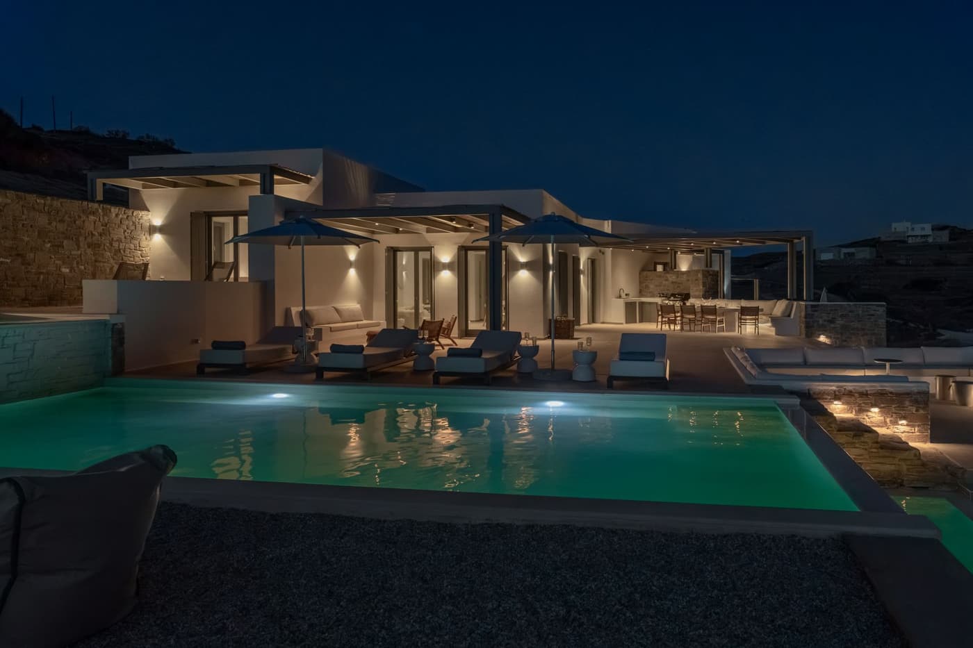 Villa Dabet — luxury villa photo 2