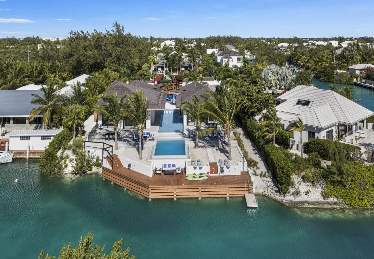 Villa Aqua Solis — luxury villa photo 1