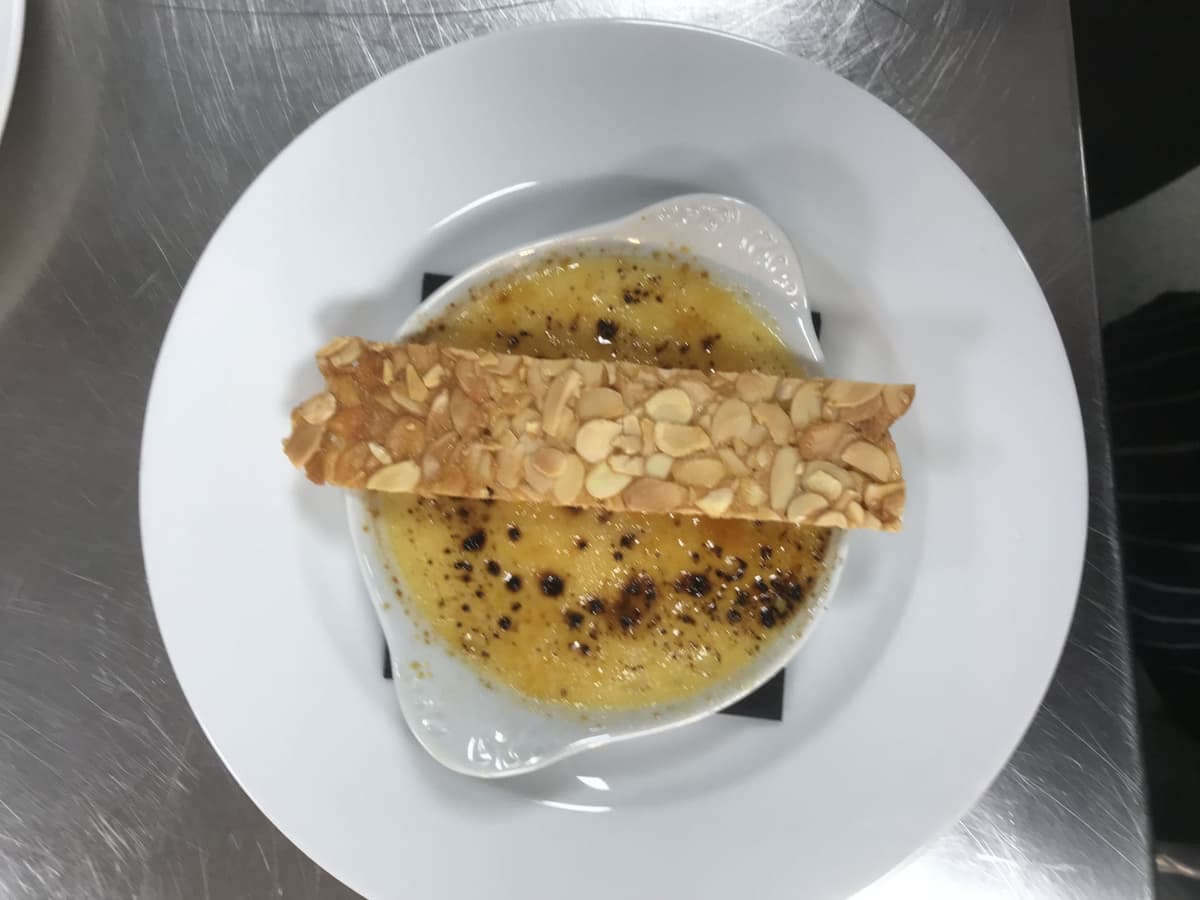 Rice pudding and nut brittle